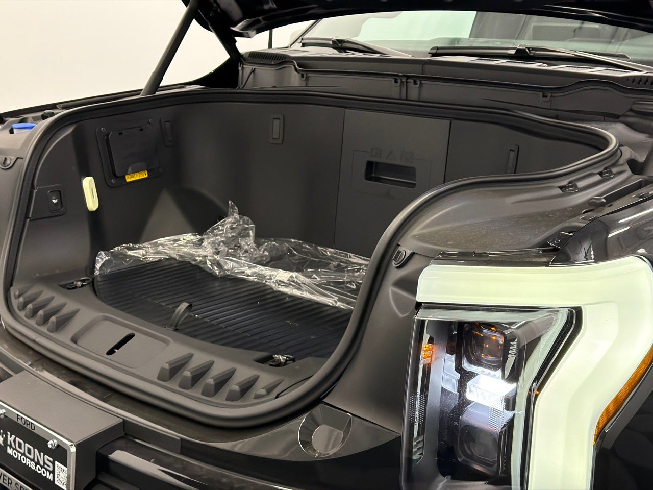 2025 Ford F-150 Lightning Lariat