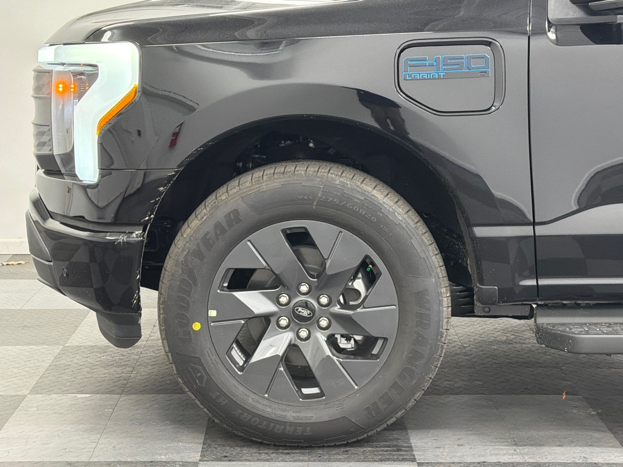 2025 Ford F-150 Lightning Lariat