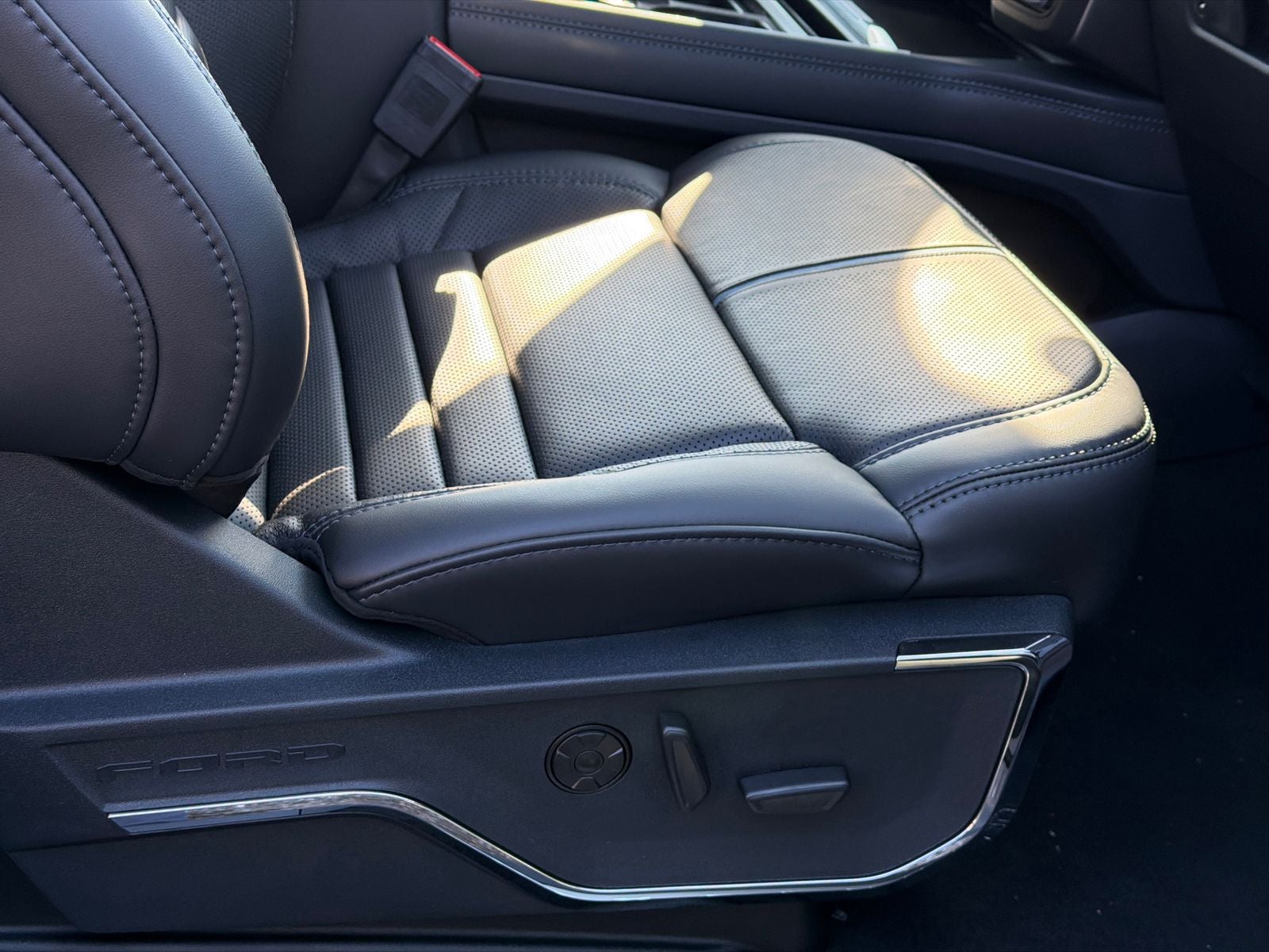 2026 Ford F-250SD Platinum Crew Cab 6.75 Foot Bed