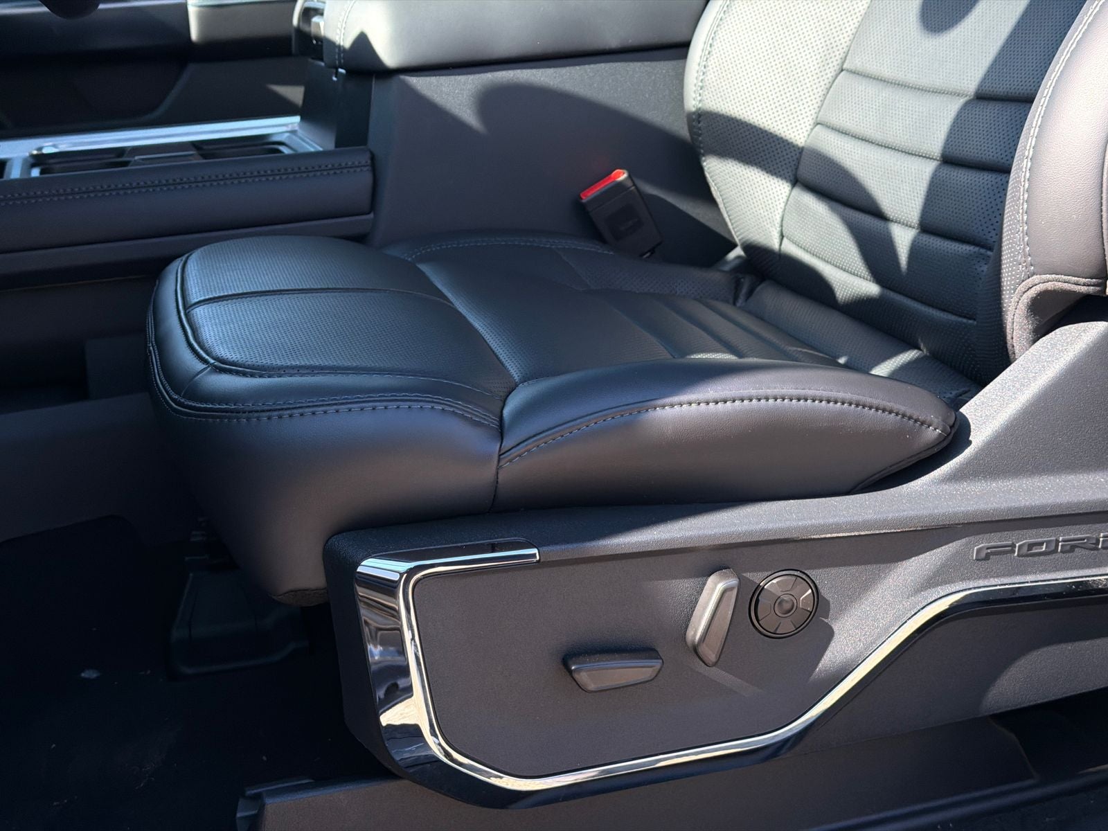 2026 Ford F-250SD Platinum Crew Cab 6.75 Foot Bed