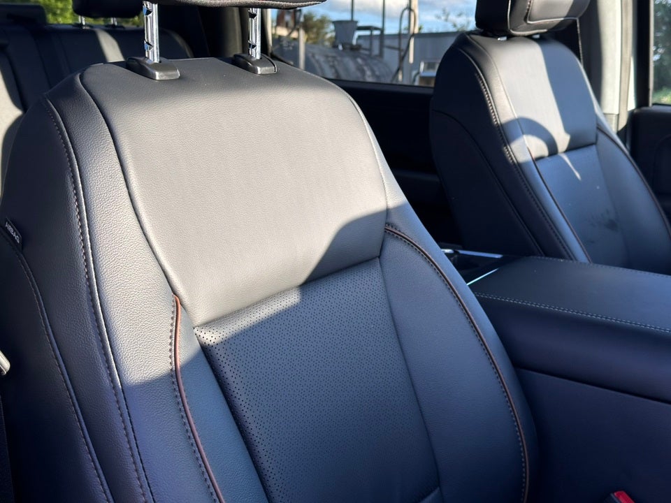 2025 Ford F-350SD Lariat