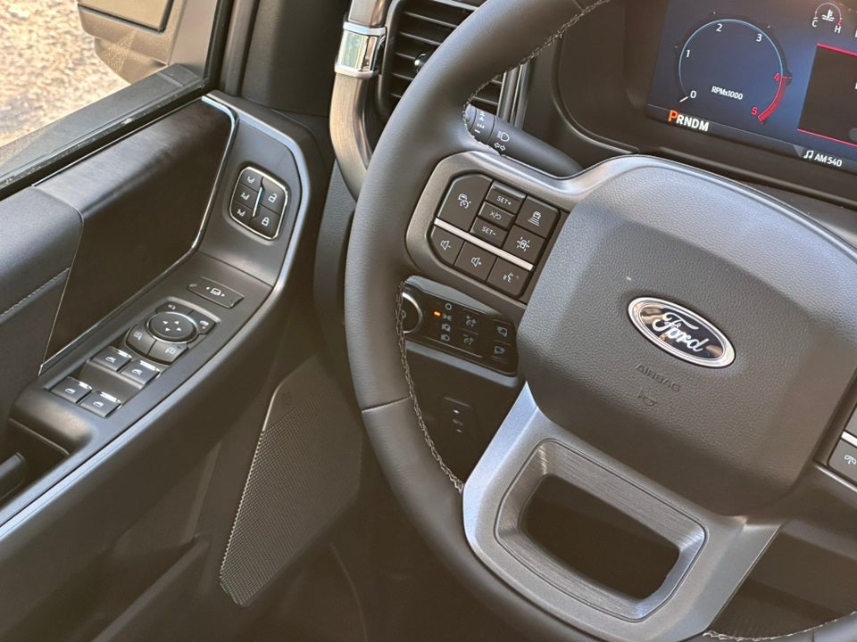 2025 Ford F-350SD Lariat