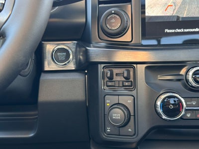 2025 Ford F-350SD Lariat