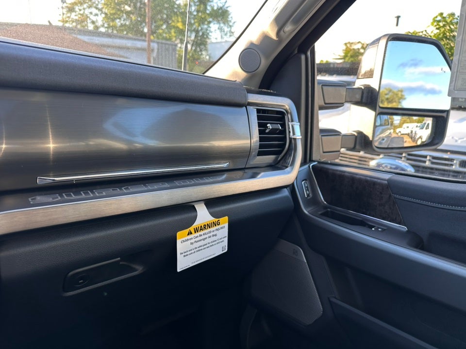 2025 Ford F-350SD Lariat
