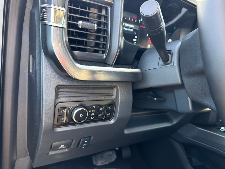 2025 Ford F-350SD Lariat