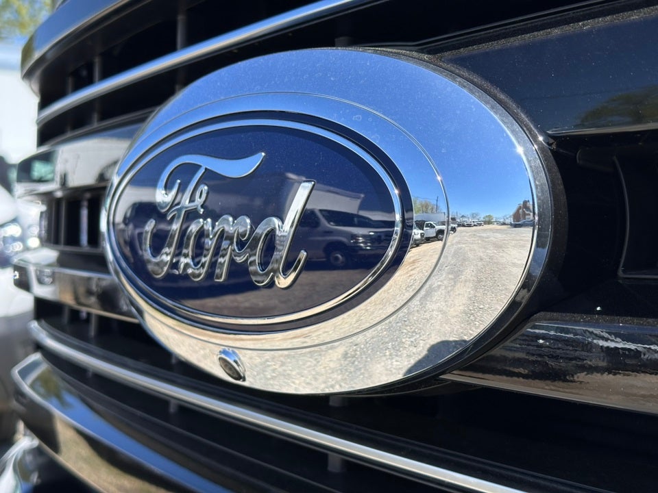 2025 Ford F-350SD Platinum