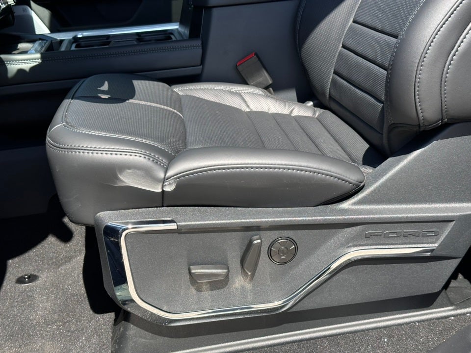 2025 Ford F-350SD Platinum