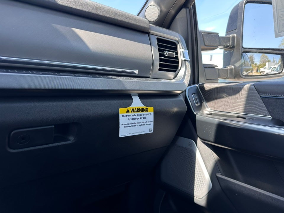 2025 Ford F-350SD Platinum