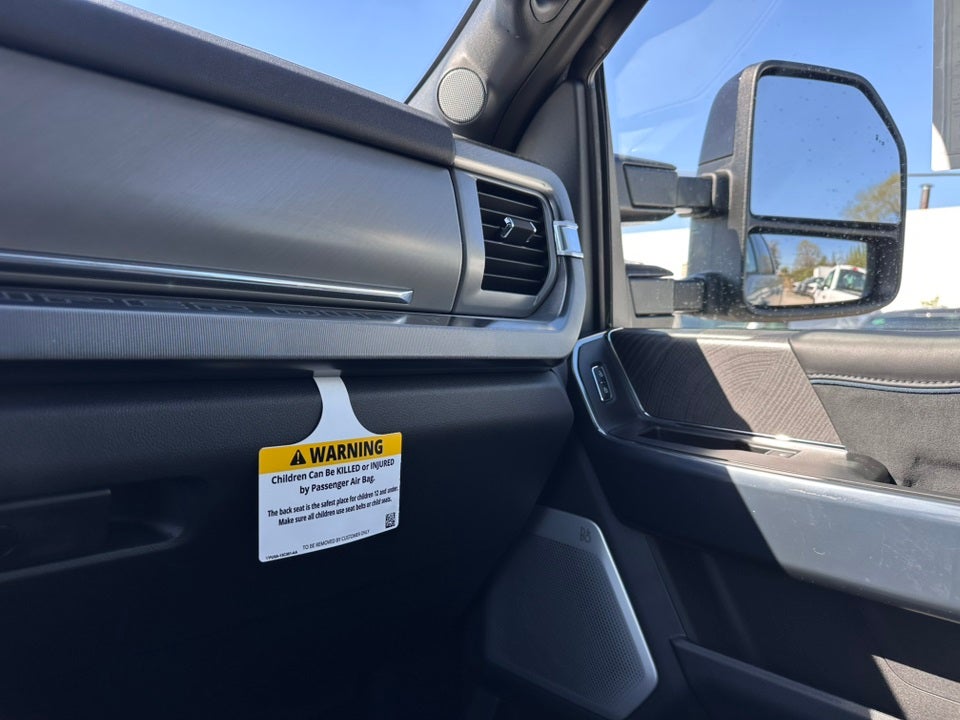 2025 Ford F-350SD Platinum