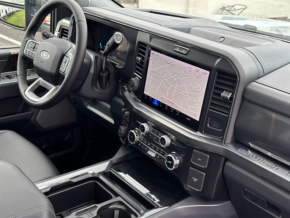 2025 Ford F-350SD Lariat