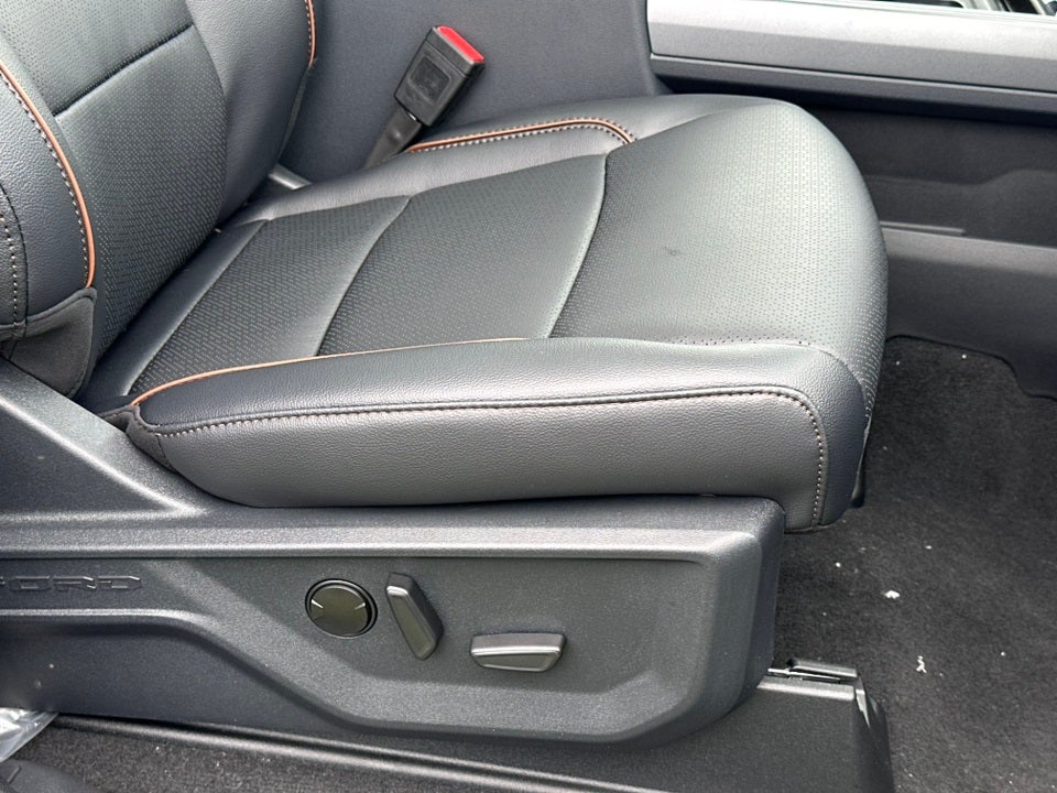 2025 Ford F-350SD Lariat