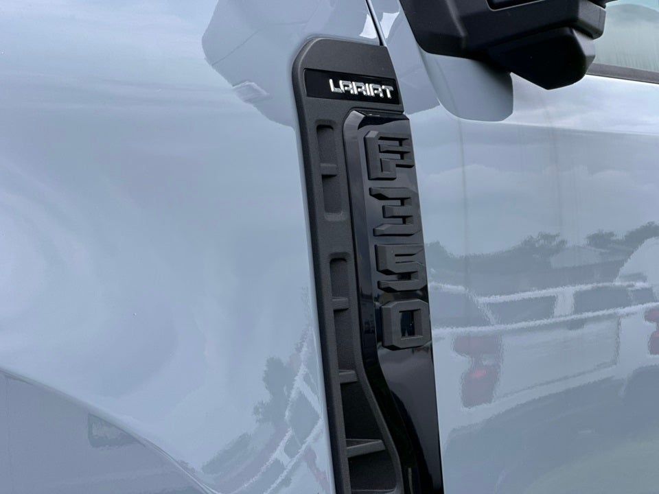 2025 Ford F-350SD Lariat