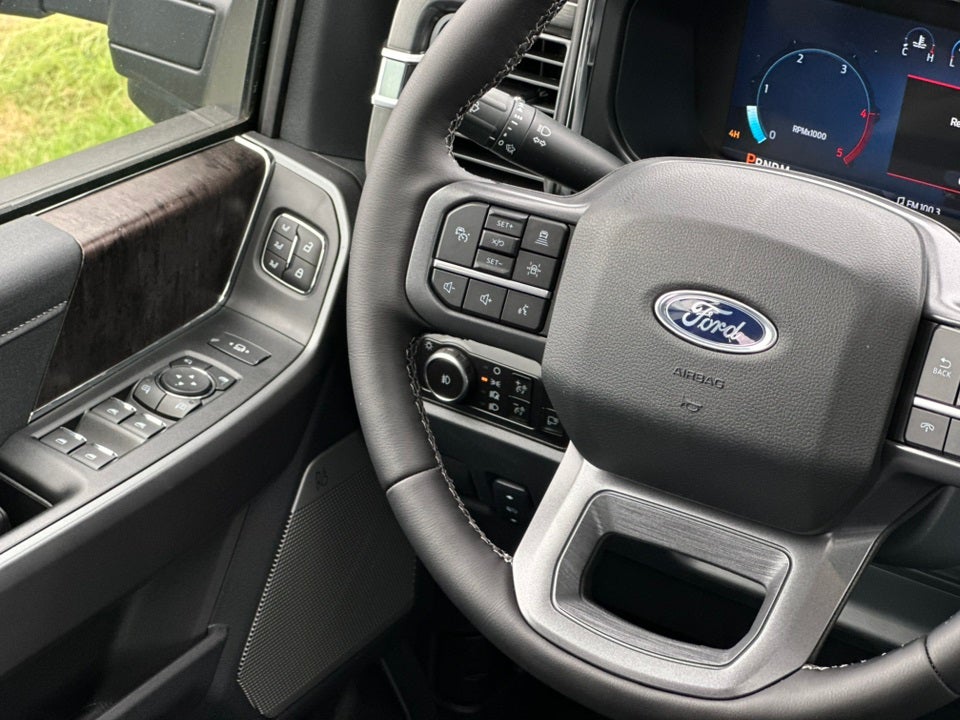 2025 Ford F-350SD Lariat