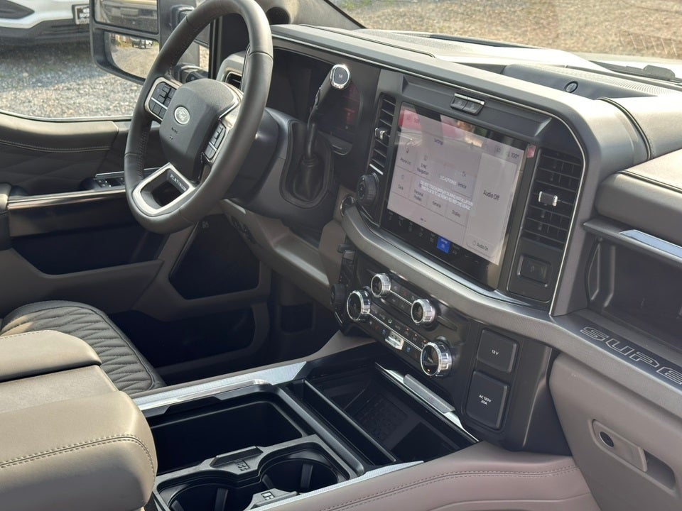 2025 Ford F-350SD Platinum