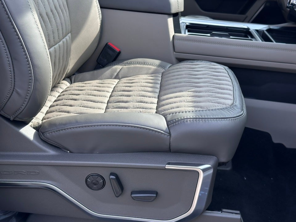 2025 Ford F-350SD Platinum