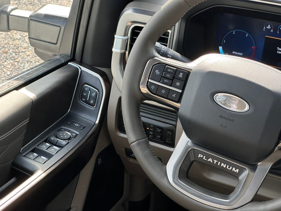 2025 Ford F-350SD Platinum