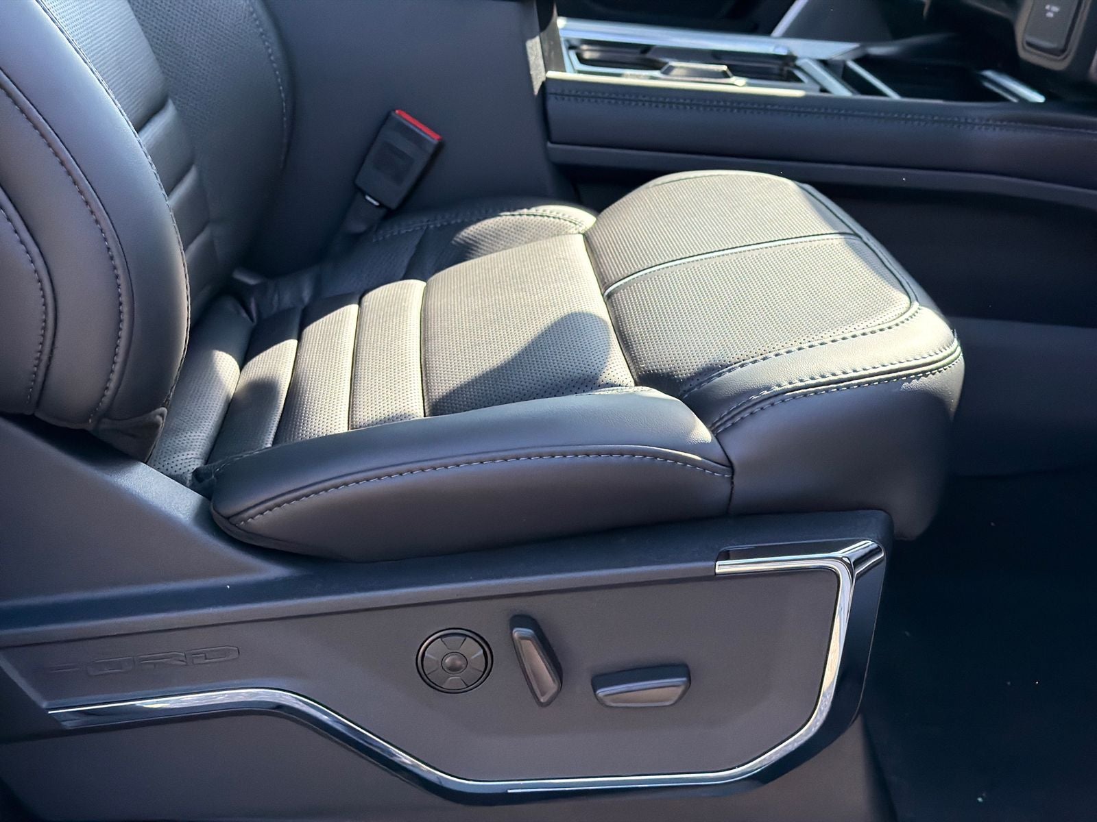 2026 Ford F-350SD Platinum Crew Cab 6.75 Foot Bed