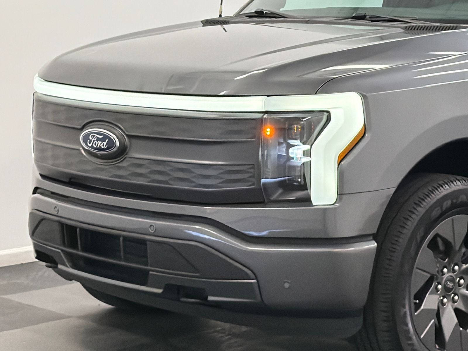 2023 Ford F-150 Lightning Lariat