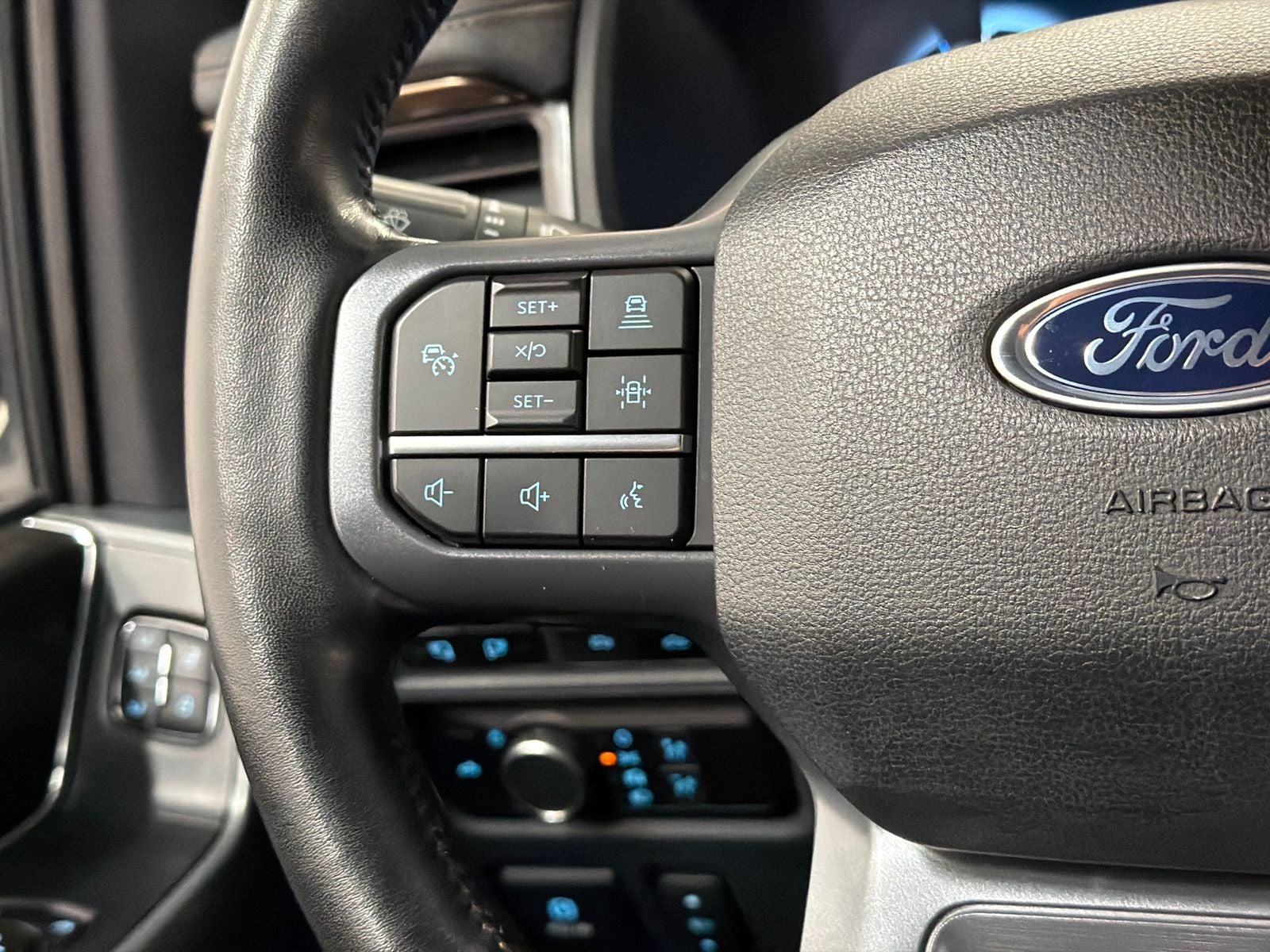 2023 Ford F-150 Lightning Lariat