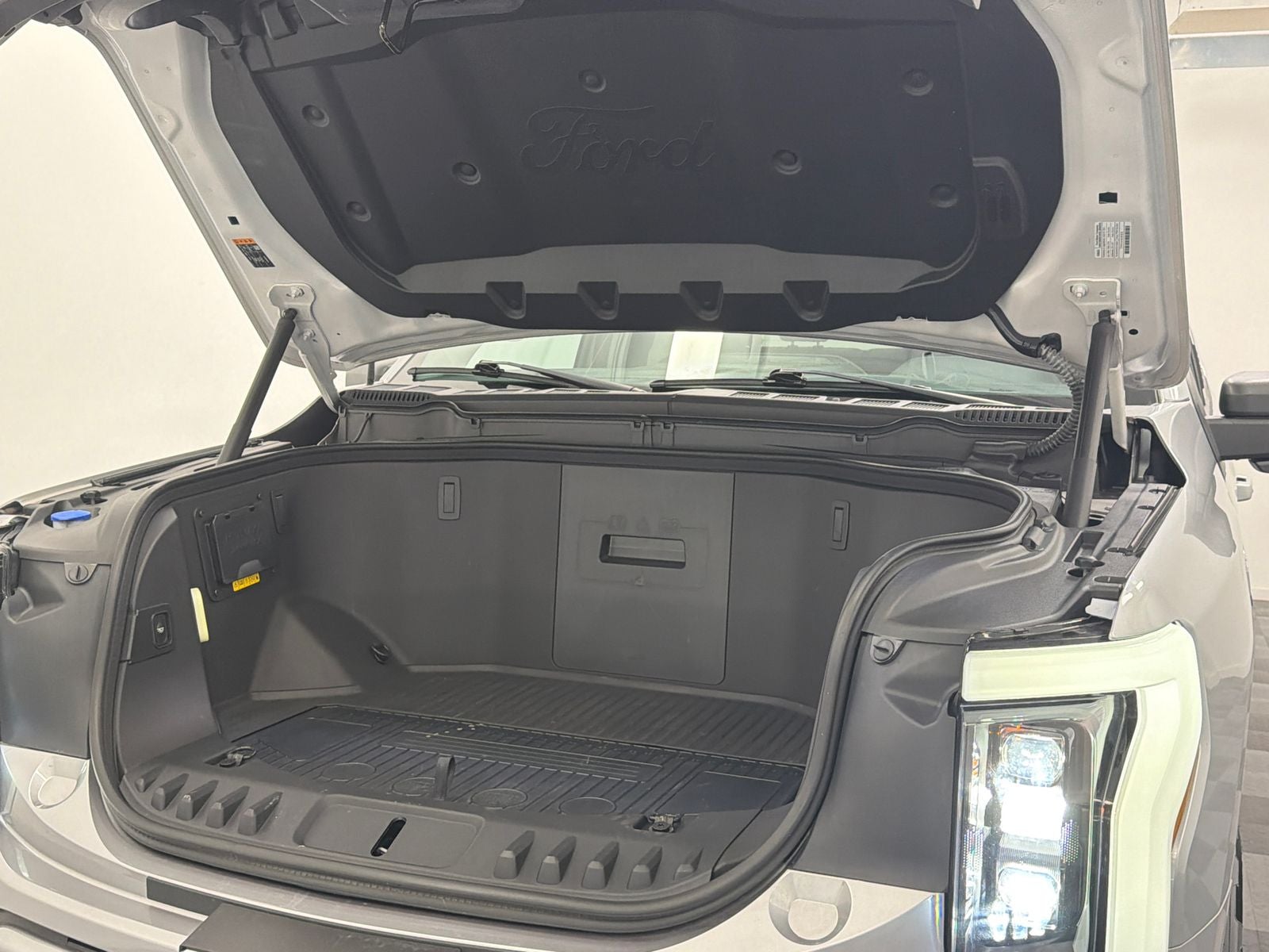 2023 Ford F-150 Lightning XLT