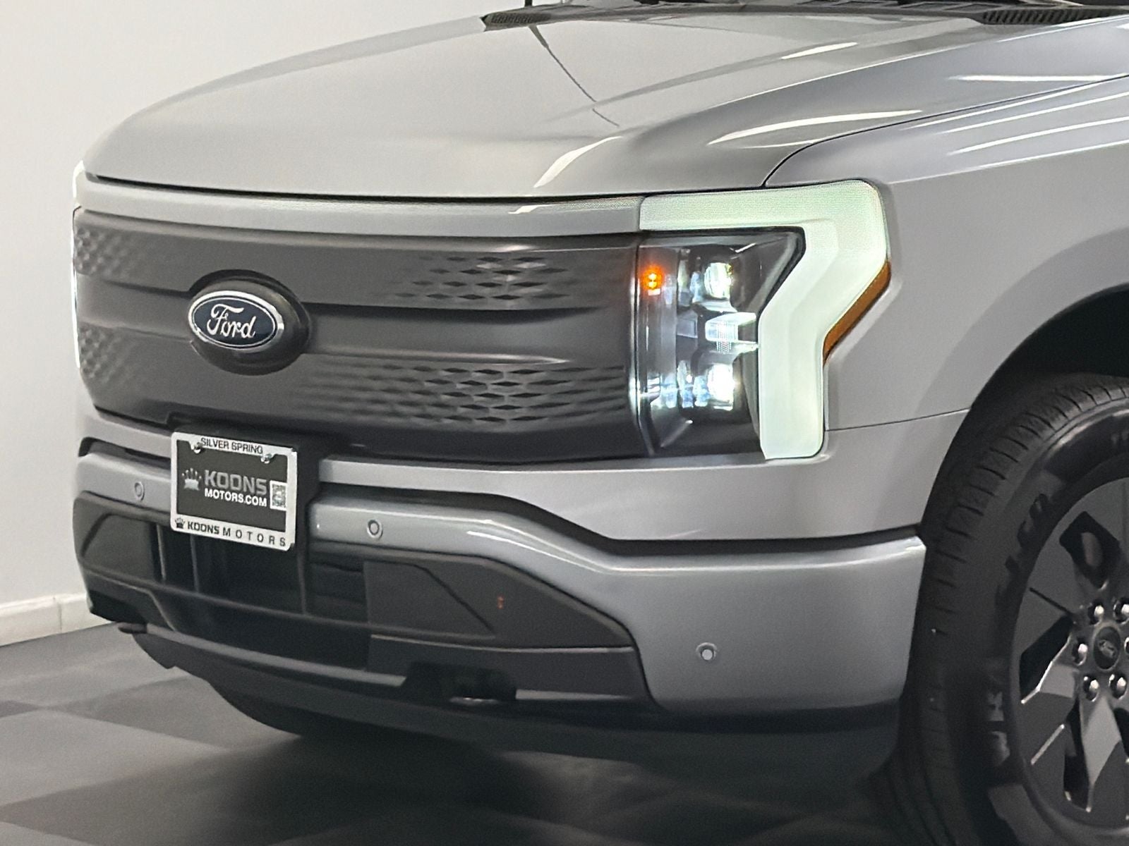 2023 Ford F-150 Lightning XLT