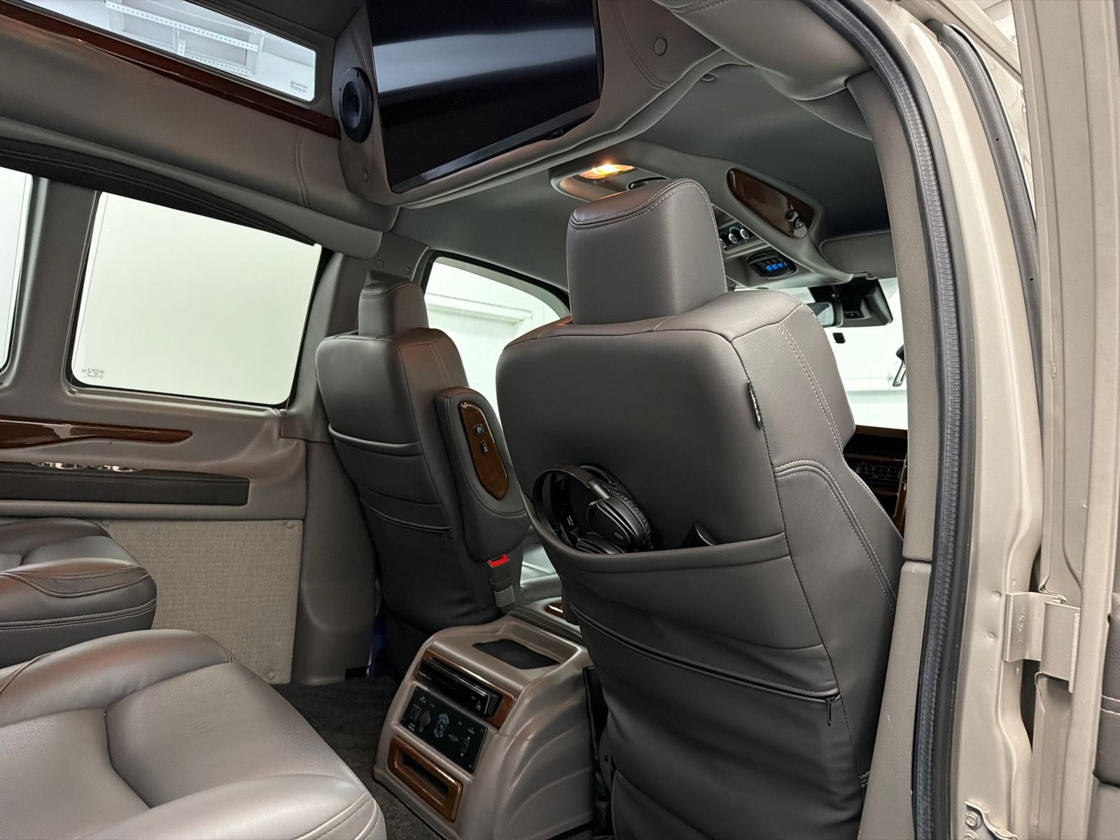 2021 Chevrolet Express 2500 LS Passenger