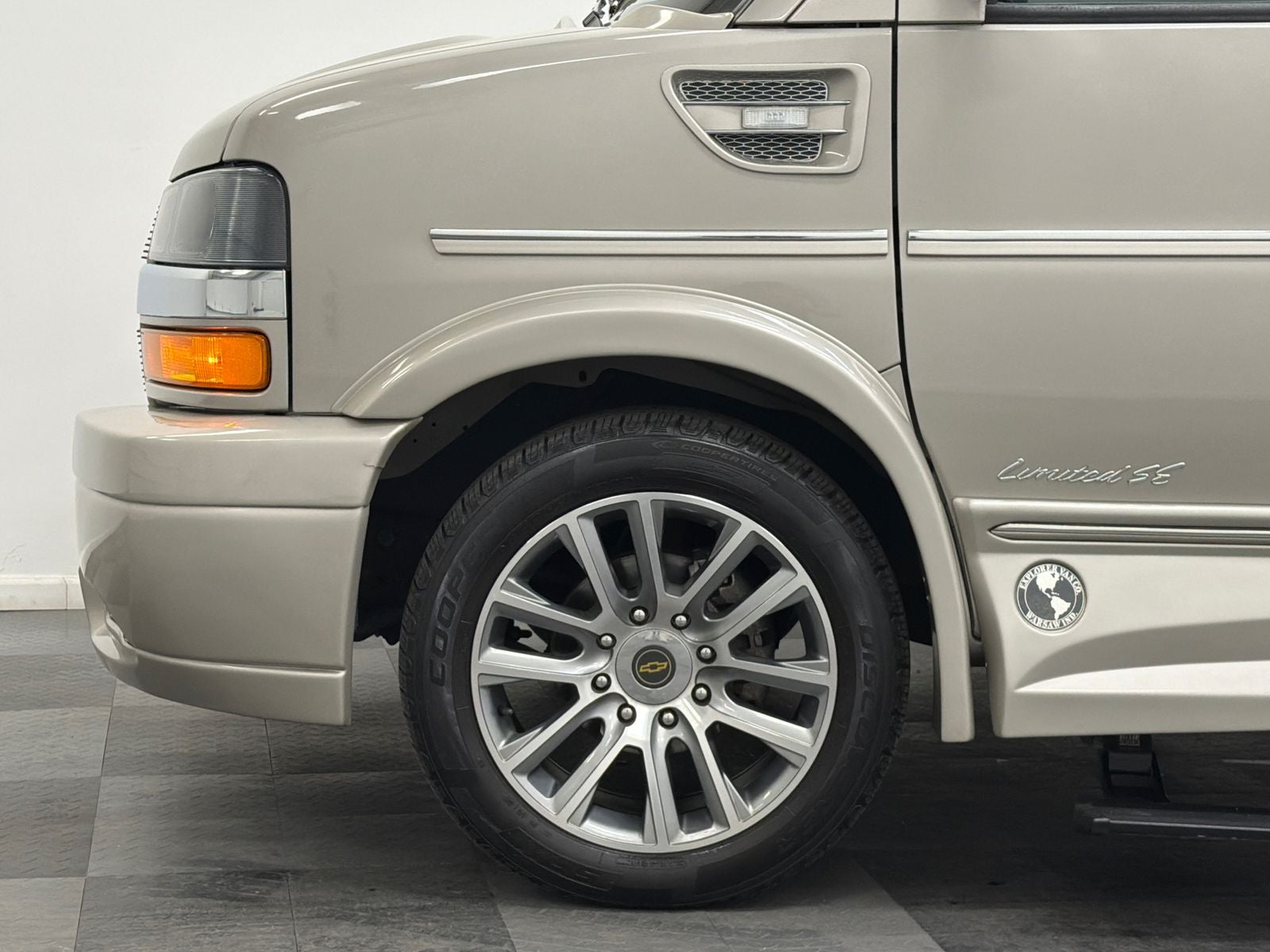 2021 Chevrolet Express 2500 LS Passenger