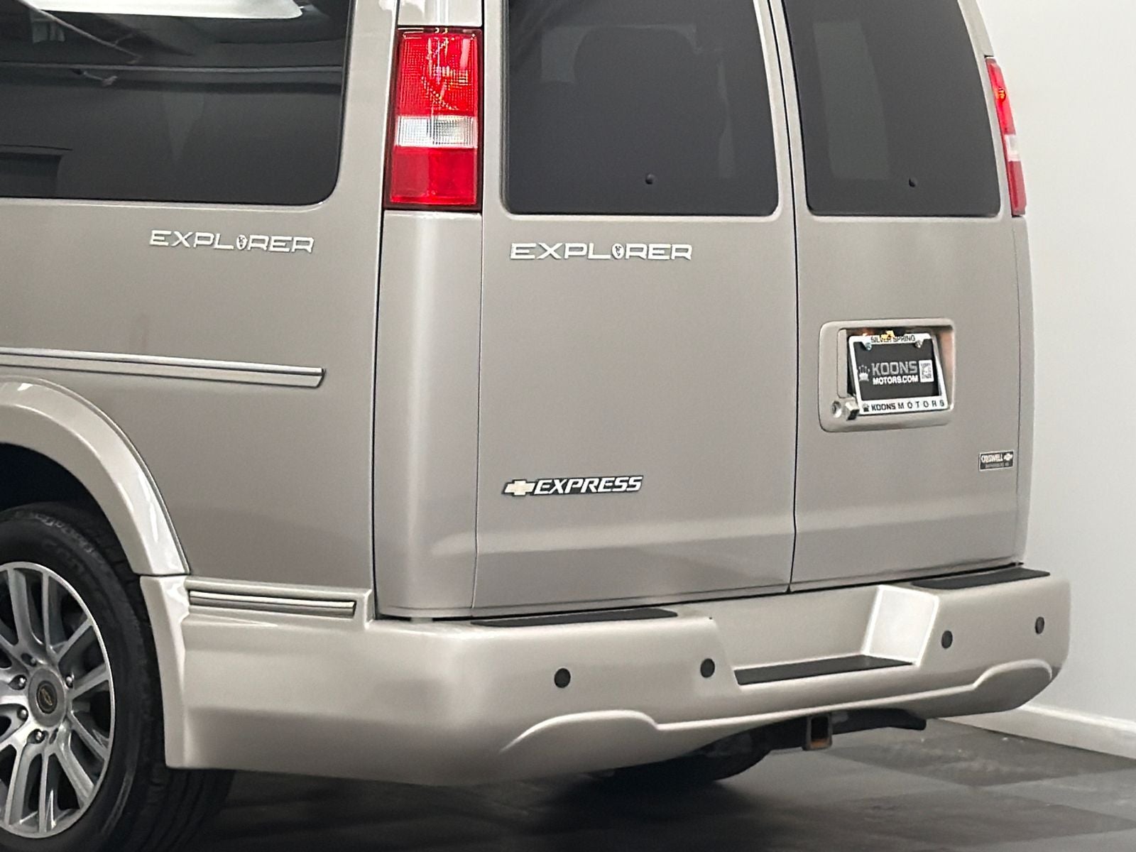 2021 Chevrolet Express 2500 LS Passenger