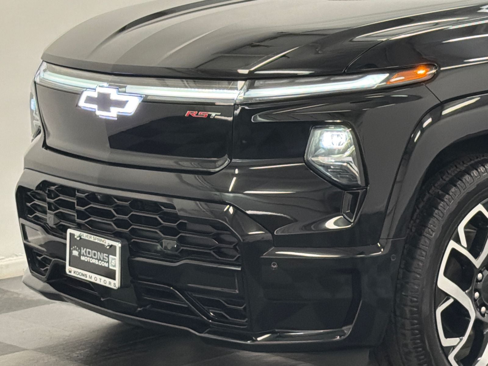 2025 Chevrolet Silverado EV RST