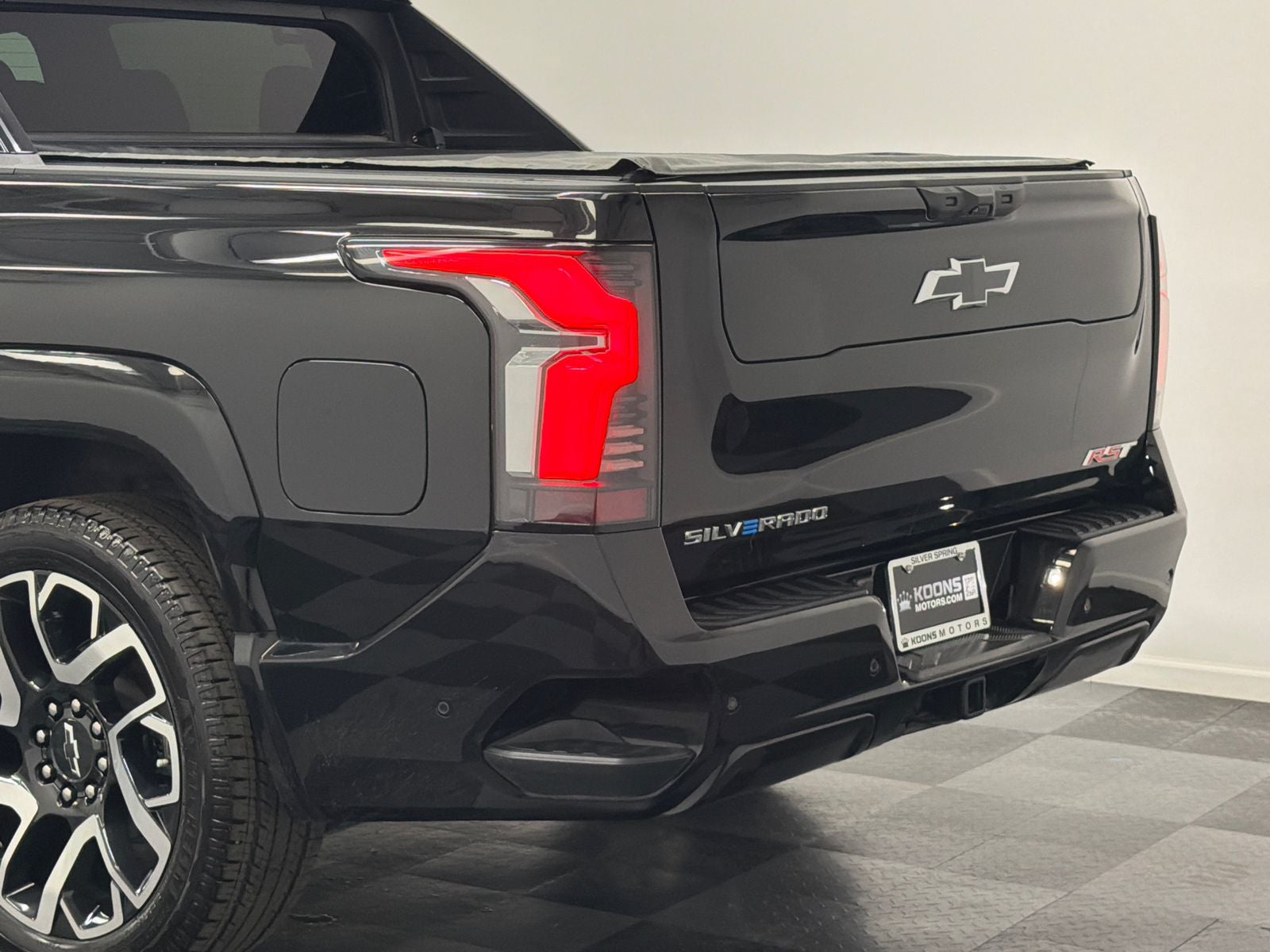 2025 Chevrolet Silverado EV RST