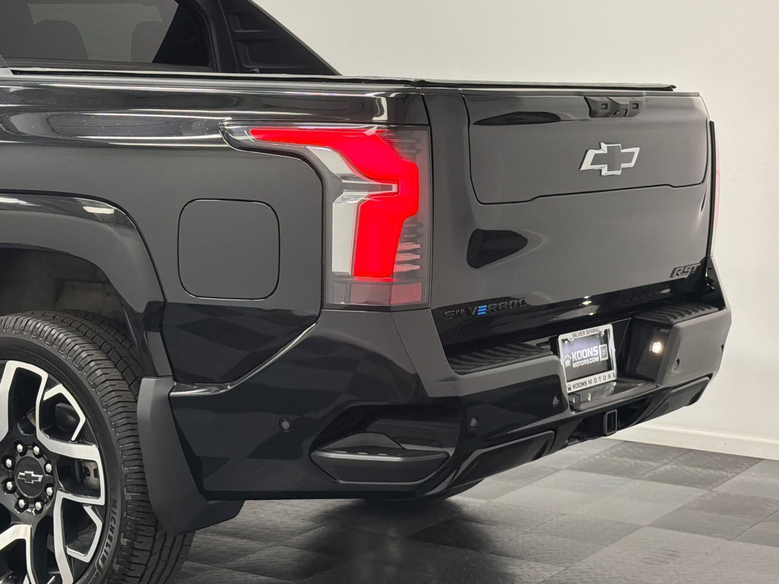 2024 Chevrolet Silverado EV RST
