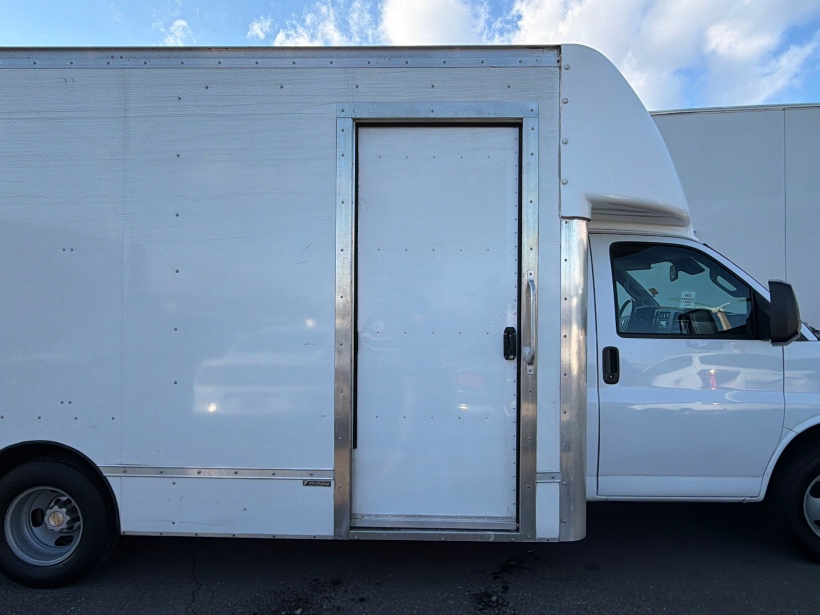 2021 Chevrolet Express 3500 Work Van Cutaway