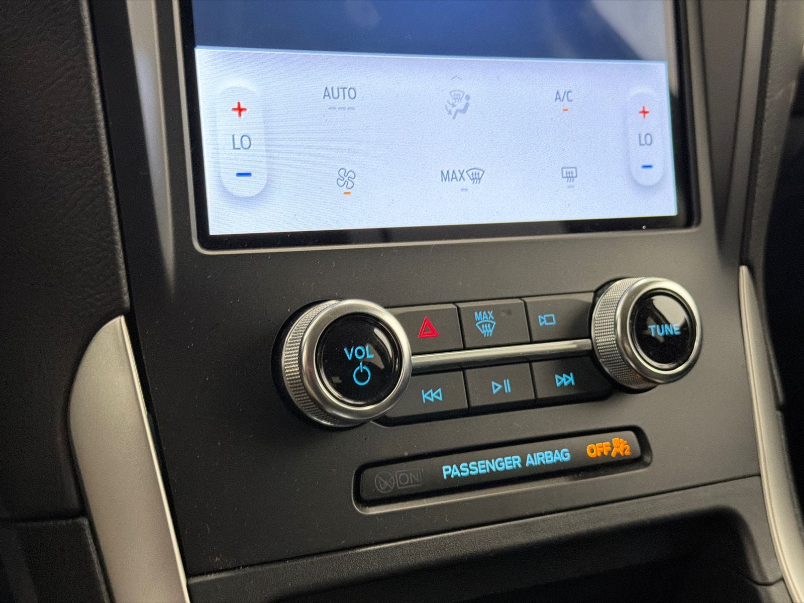 2024 Ford Edge SE