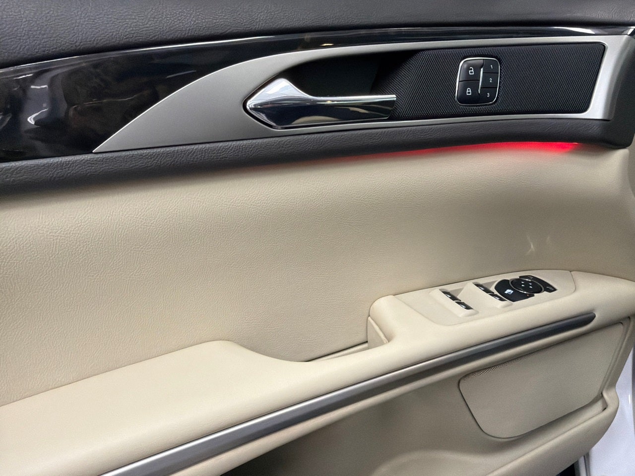 2014 Lincoln MKZ Hybrid