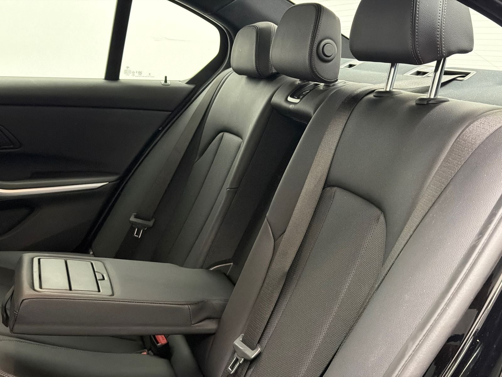 2025 BMW 3 Series 330i xDrive
