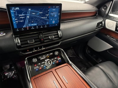 2022 Lincoln Navigator L Reserve