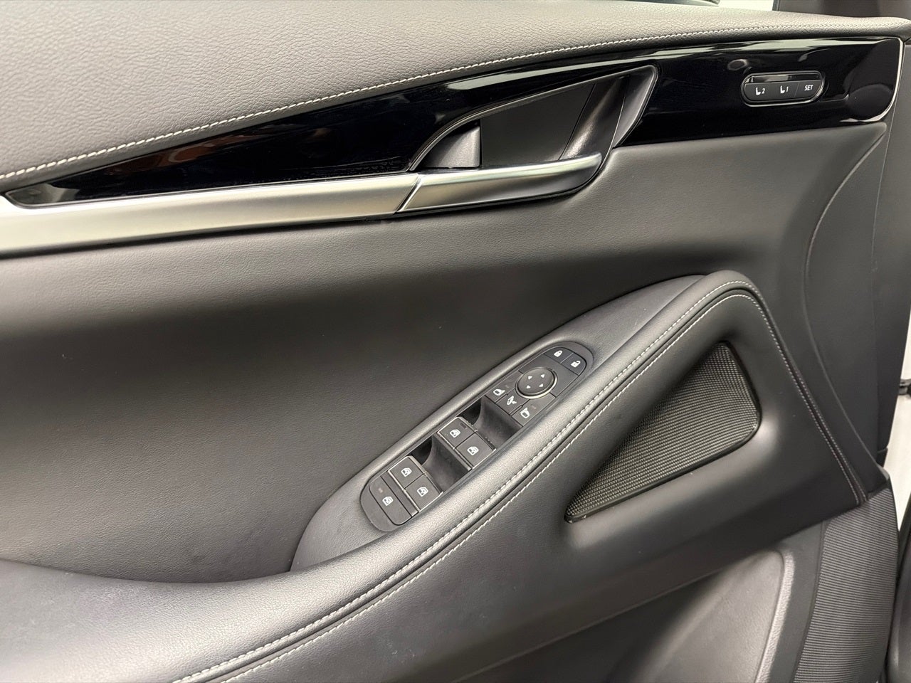 2023 INFINITI QX60 PURE