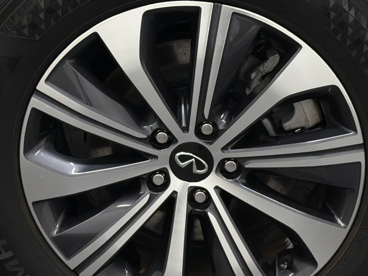 2023 INFINITI QX60 PURE