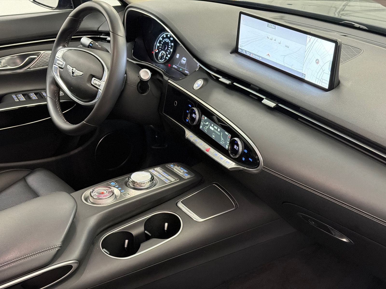 2025 Genesis GV70 2.5T