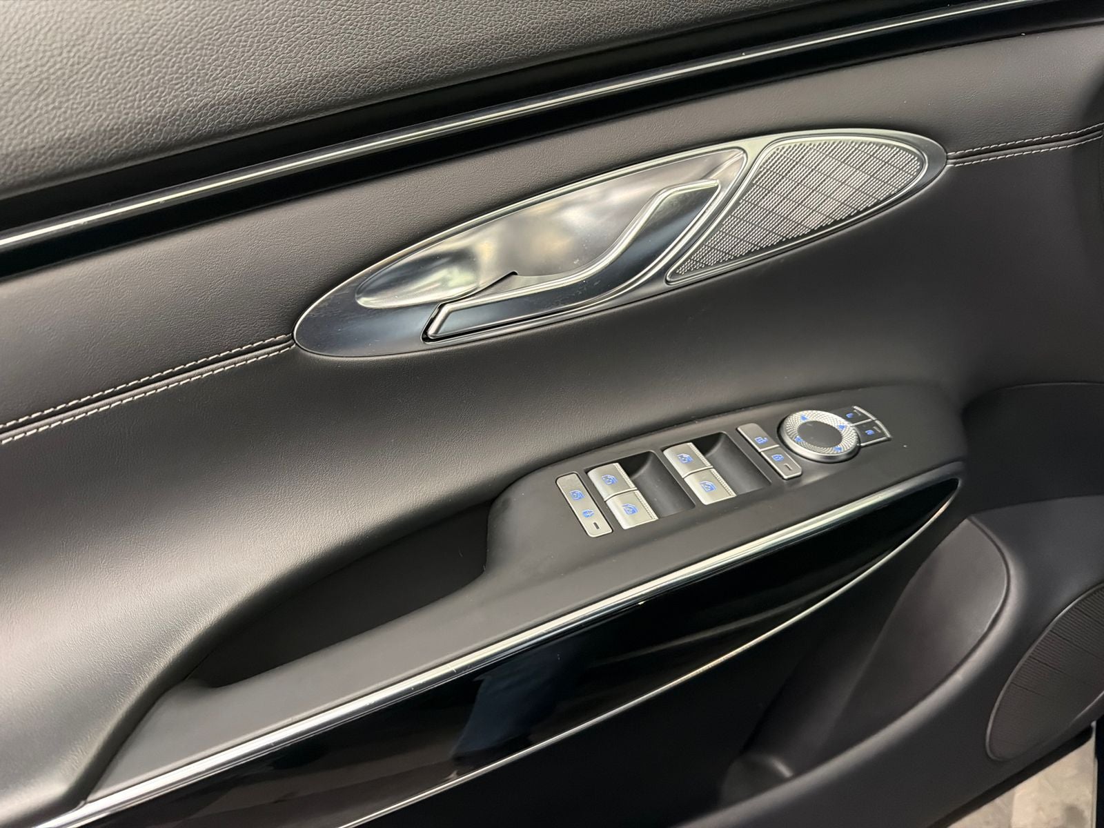 2025 Genesis GV70 2.5T