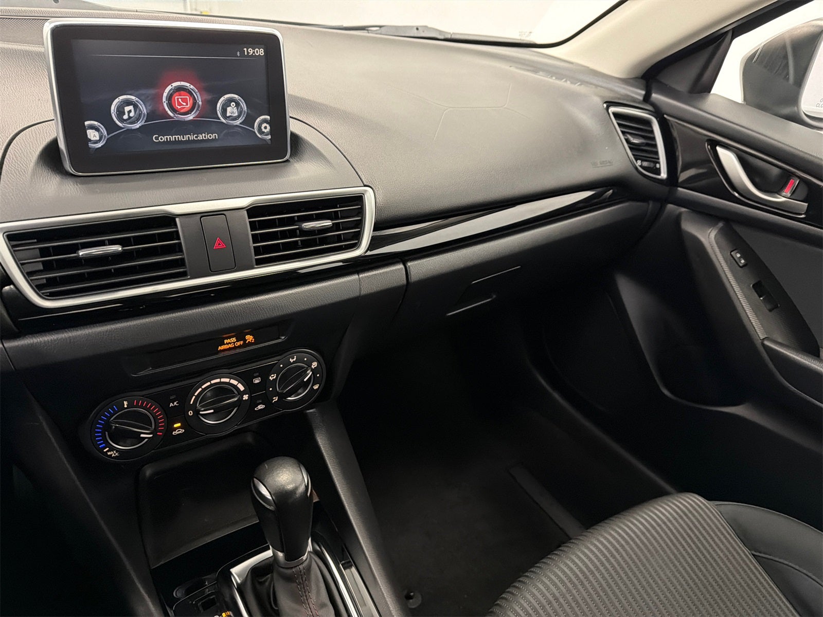 2015 Mazda Mazda3 i Touring