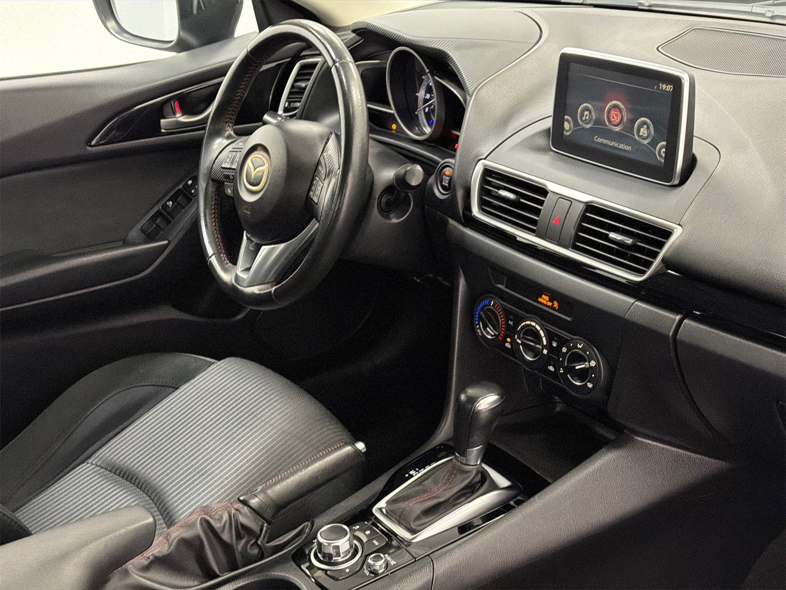 2015 Mazda Mazda3 i Touring