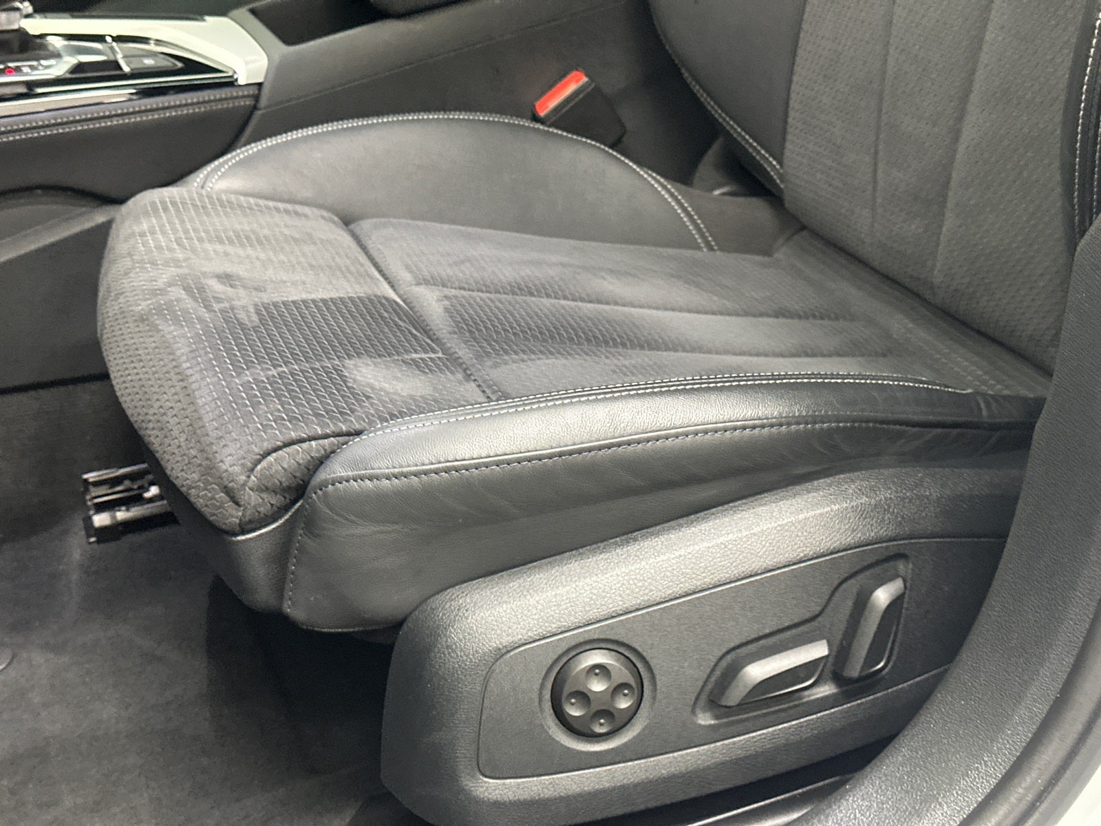 2022 Audi A4 45 S line Premium Plus quattro