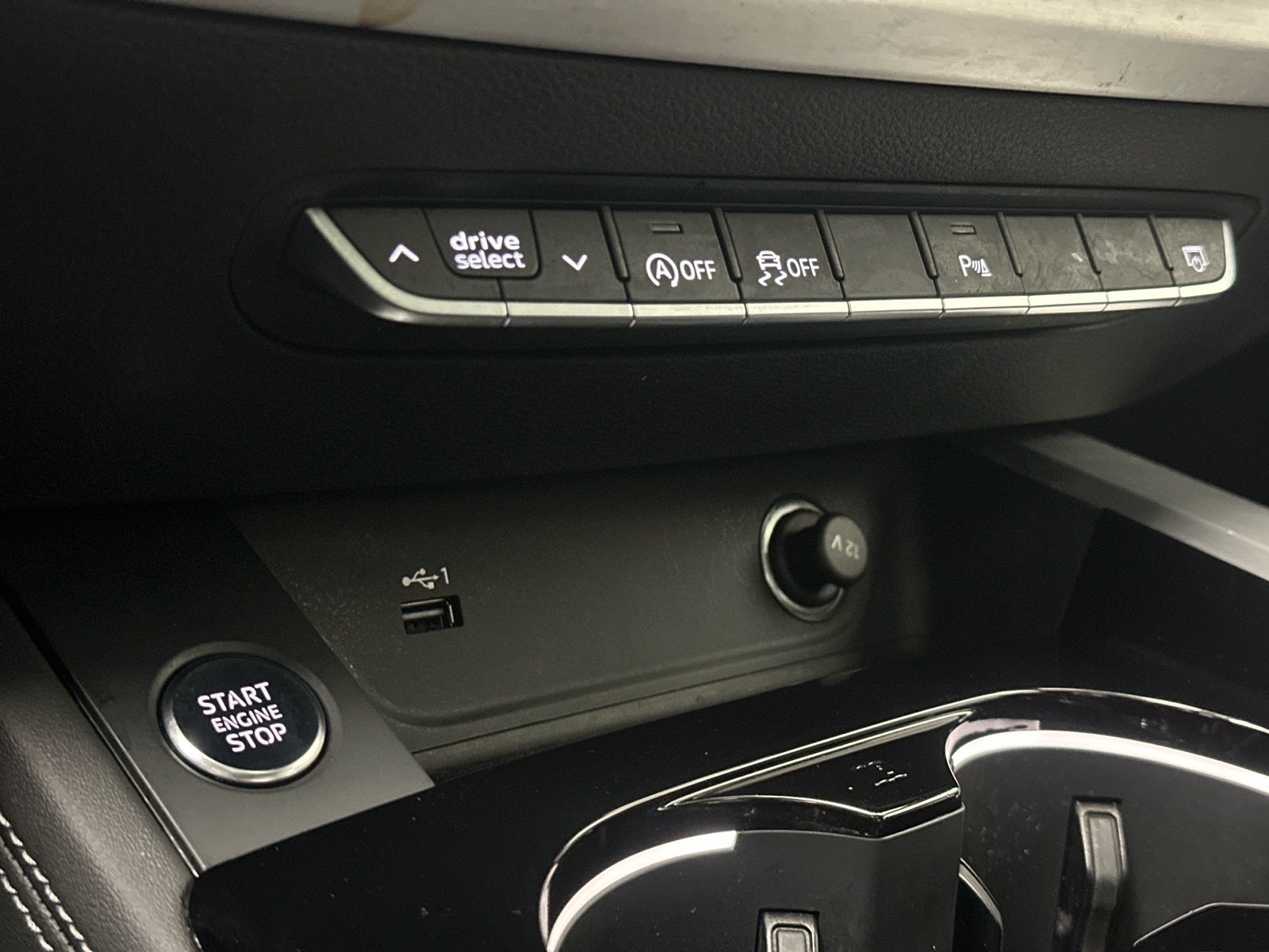 2022 Audi A4 45 S line Premium Plus quattro