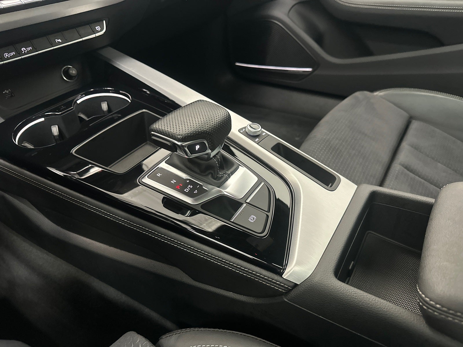 2022 Audi A4 45 S line Premium Plus quattro