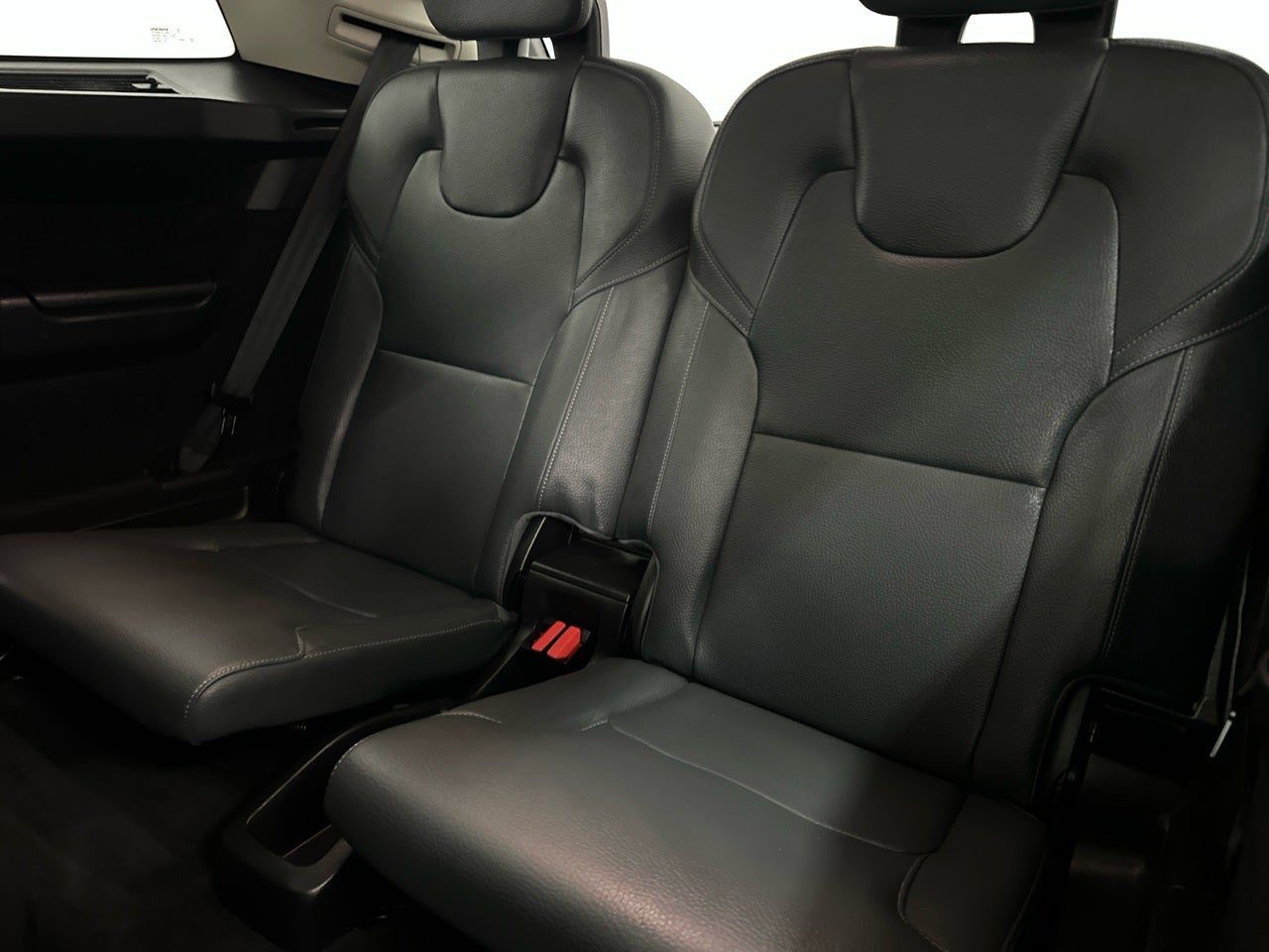 2020 Volvo XC90 T6 Momentum