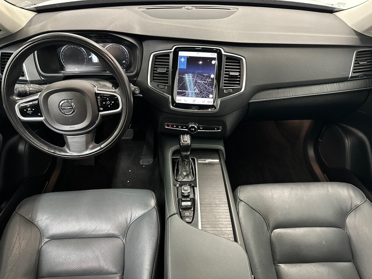 2020 Volvo XC90 T6 Momentum