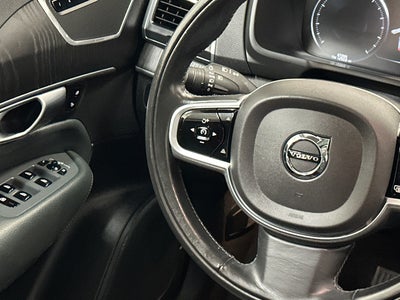 2020 Volvo XC90 T6 Momentum