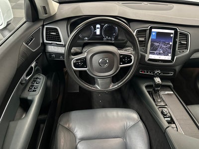 2020 Volvo XC90 T6 Momentum
