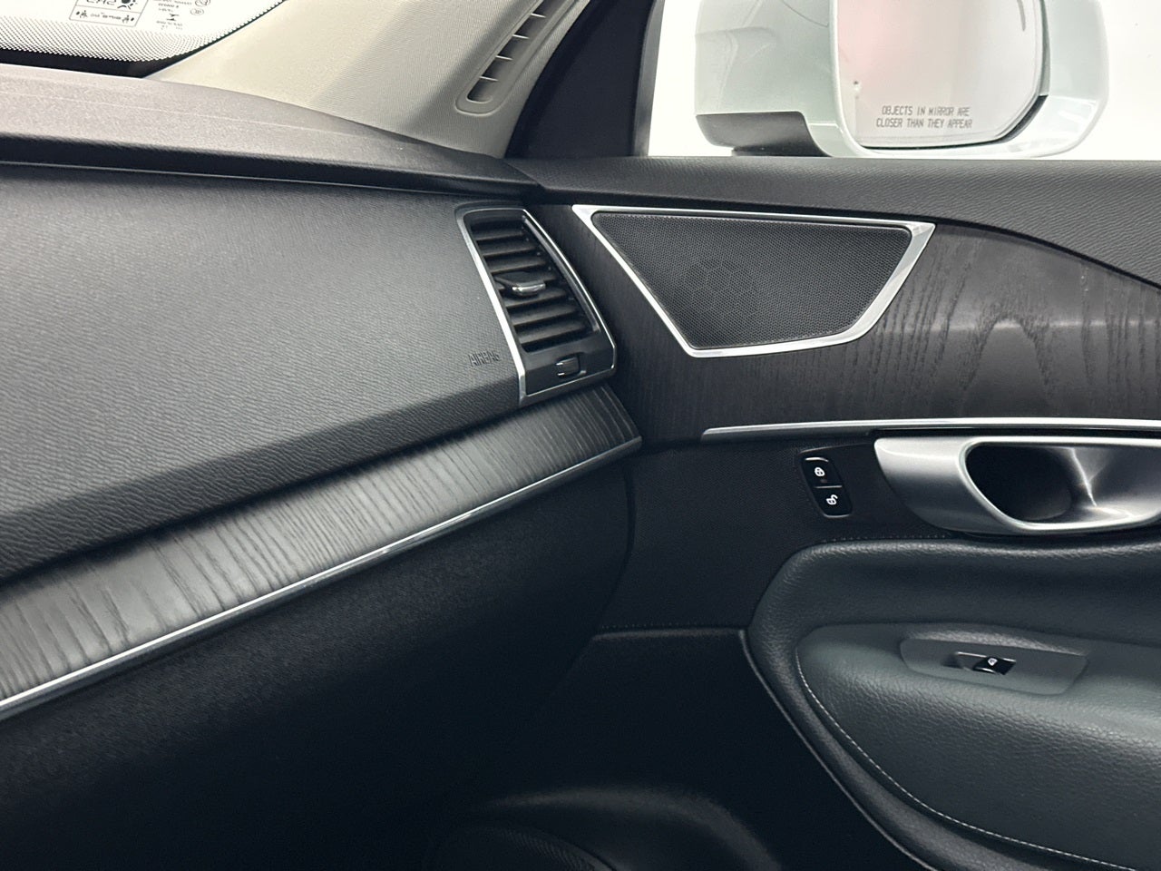 2020 Volvo XC90 T6 Momentum